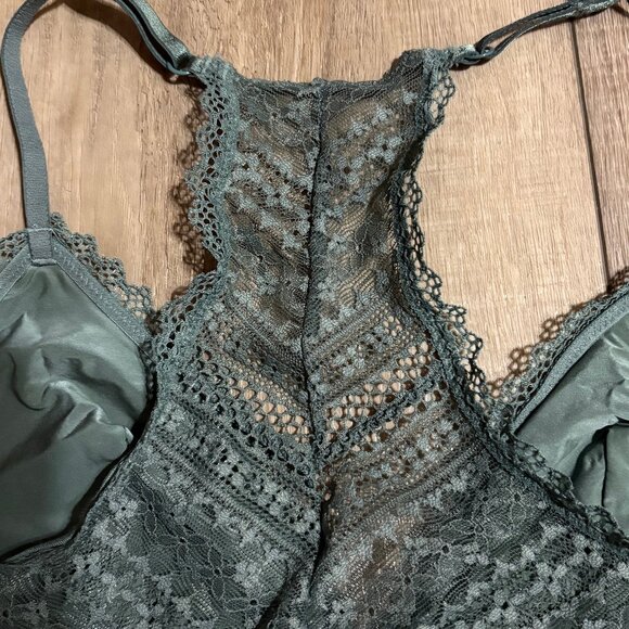 Victoria's Secret Lace Bralette Size Medium Green - Excellent condition - Picture 6 of 10